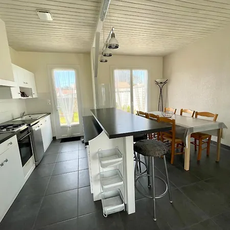 Prázdninový dům **maison 3 Pieces Avec Jardin A 350m Du Bord De - Wifi, Terrasse, Parking** - Fr-1-231-220 *