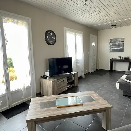 **maison 3 Pieces Avec Jardin A 350m Du Bord De - Wifi, Terrasse, Parking** - Fr-1-231-220 *